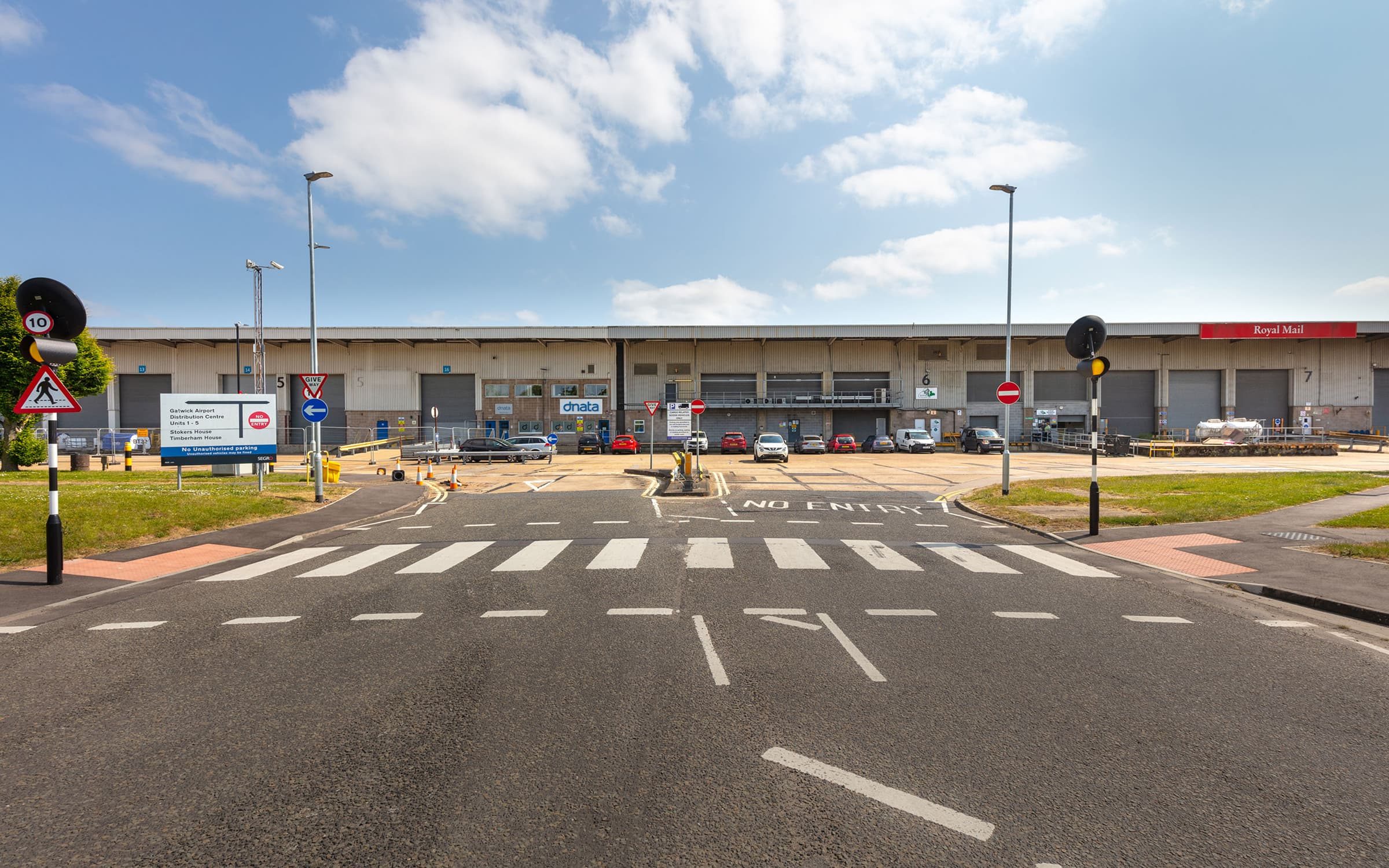 segro-park-gatwick-gallery2-aspect-ratio-2400-1500